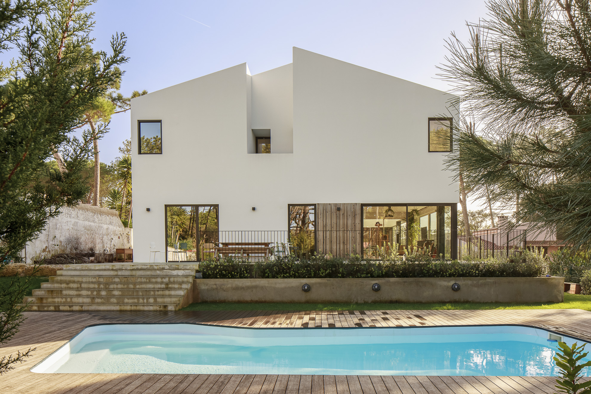 Casa MH em Sintra com Arquitectura Esquissos e fotografias de Nuno Almendra Sintra Portugal Arquitectos Architecture Architects Housing House Beach