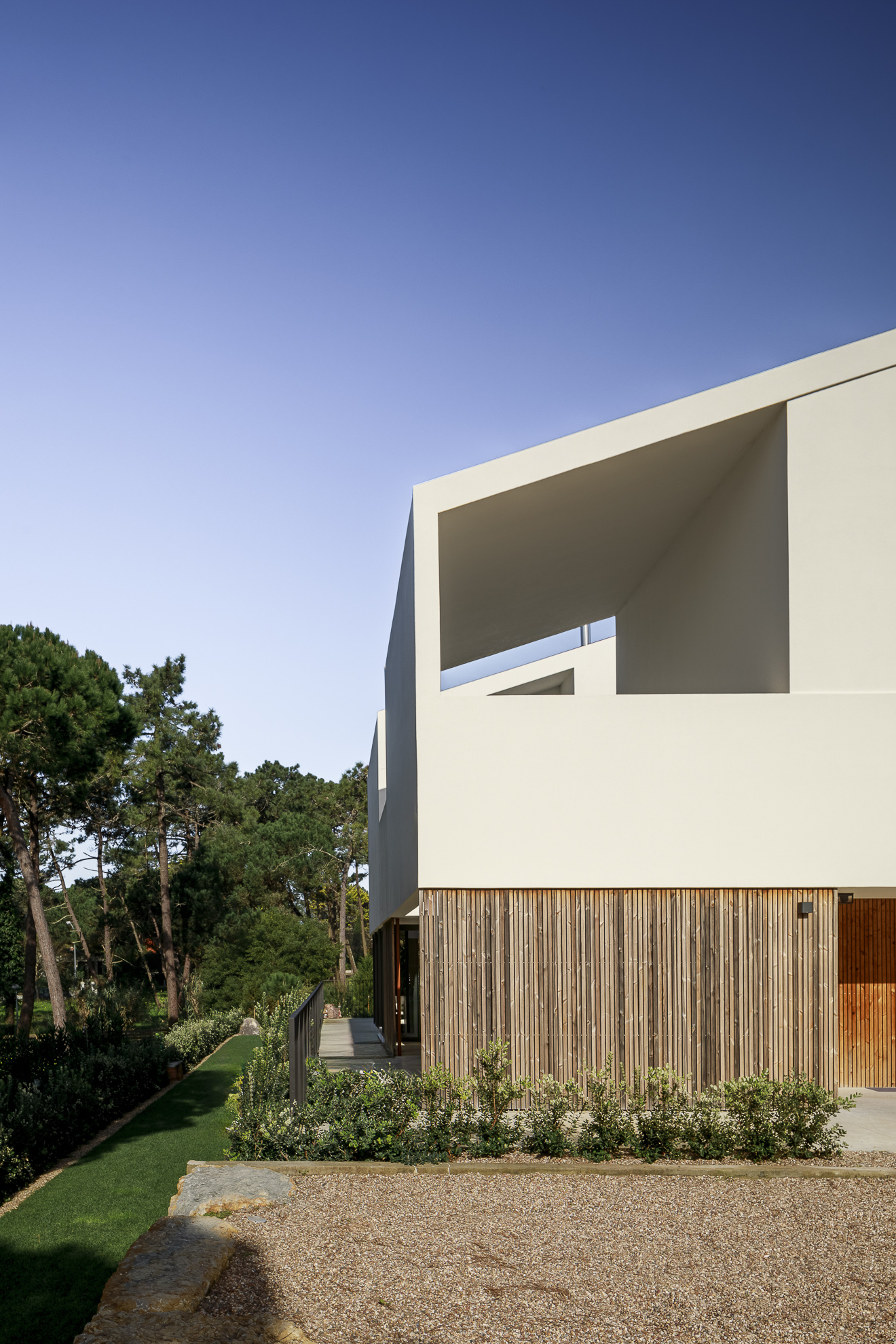 Casa MH em Sintra com Arquitectura Esquissos e fotografias de Nuno Almendra Sintra Portugal Arquitectos Architecture Architects Housing House Beach