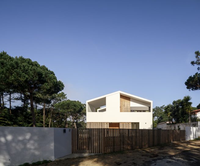 Casa MH em Sintra com Arquitectura Esquissos e fotografias de Nuno Almendra Sintra Portugal Arquitectos Architecture Architects Housing House Beach